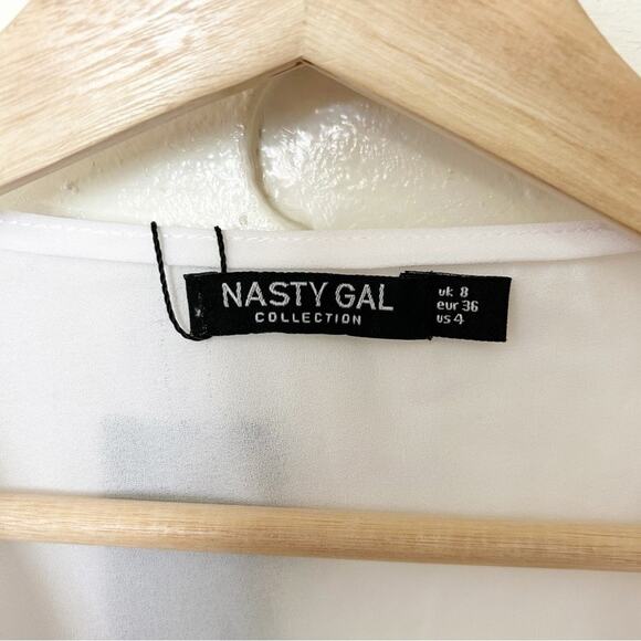 NWT Nasty Gal White O-Ring Detail Blouson Sleeve V-Neck Crop Top Size 4 - Picture 2 of 7